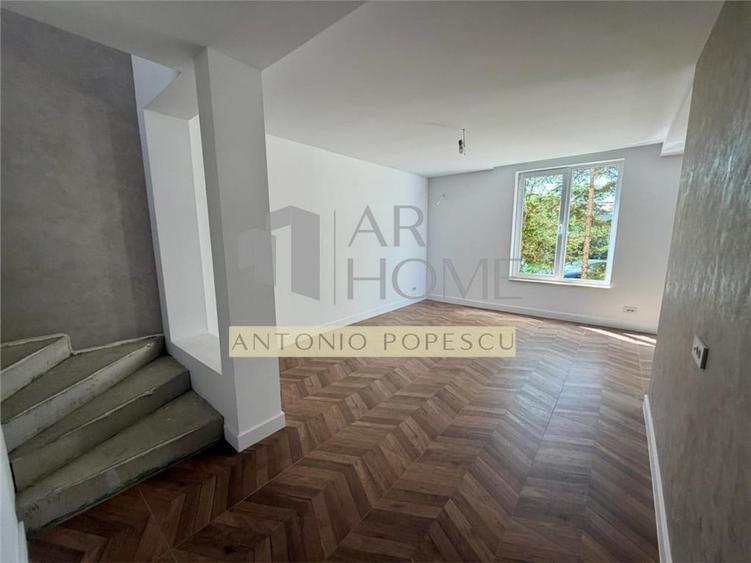 Casă cu 5 camere cu Teren 250 Mp în Păulești