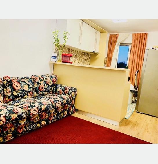 Apartament cu 3 camere decomandat în Central — fotografia 1