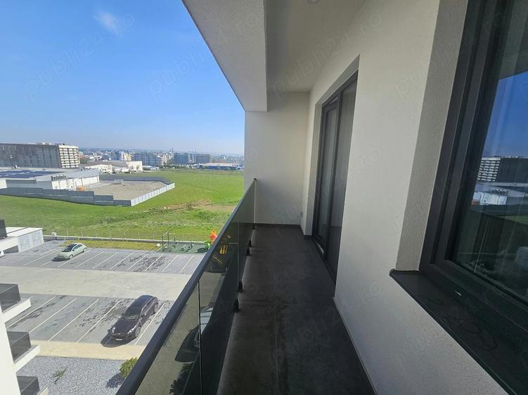 Apartament cu 3 camere semidecomandat în Obcini