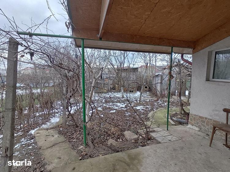 Casă cu 5 camere cu Teren 594 Mp în Trușești