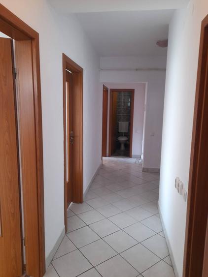 Apartament cu 3 camere decomandat în Zorilor