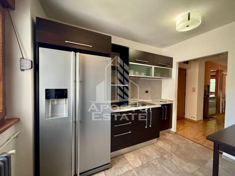 Apartament cu 4 camere decomandat, mobilat în Medicină