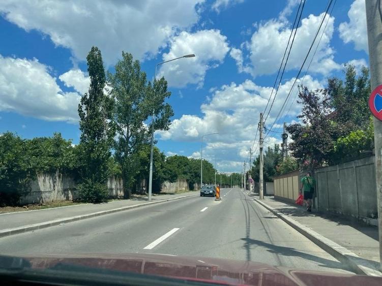 Teren Construcții intravilan de 11000 mp, în Apărătorii Patriei