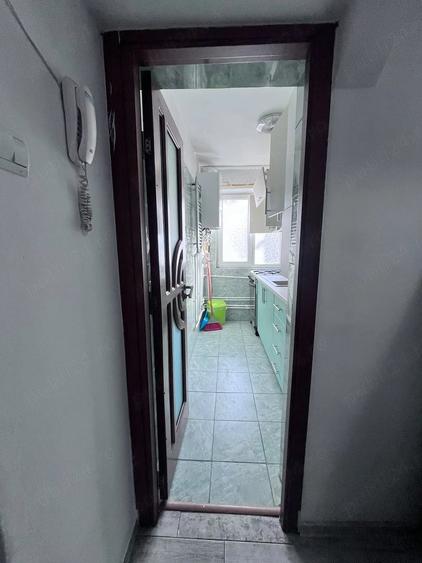 Apartament cu 2 camere semidecomandat în Ostroveni