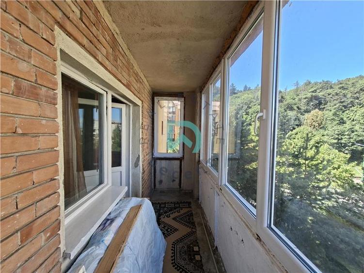 Apartament cu 3 camere decomandat în Județean