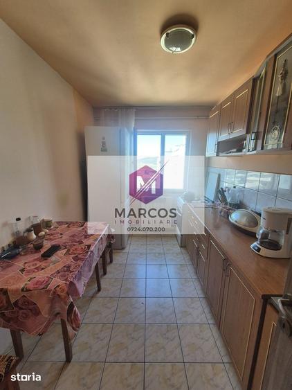 Apartament cu 3 camere semidecomandat în Central
