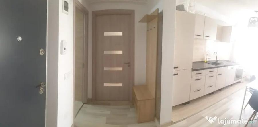 Apartament cu 4 camere decomandat în 1 Mai