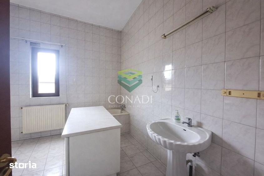 Casă cu 10 camere cu Teren 304 Mp în Grivița