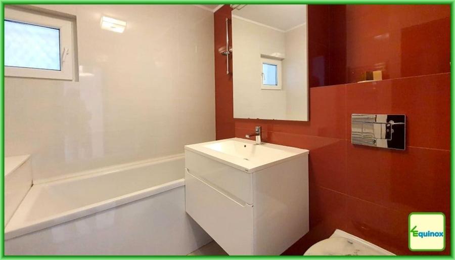 Apartament cu 3 camere decomandat în Republicii