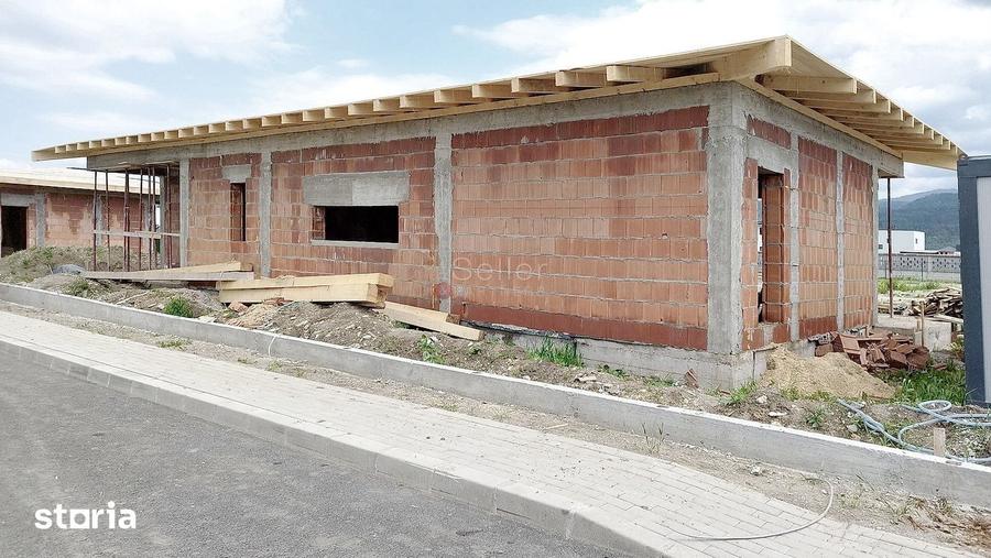 Casă cu 4 camere cu Teren 500 Mp în Cristian