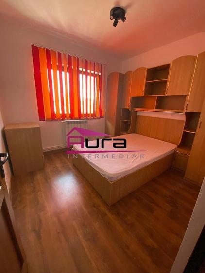 Apartament cu 3 camere semidecomandat în Central