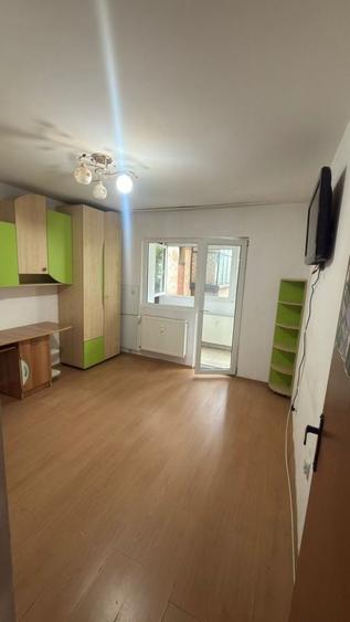 Apartament cu 2 camere decomandat în Vest