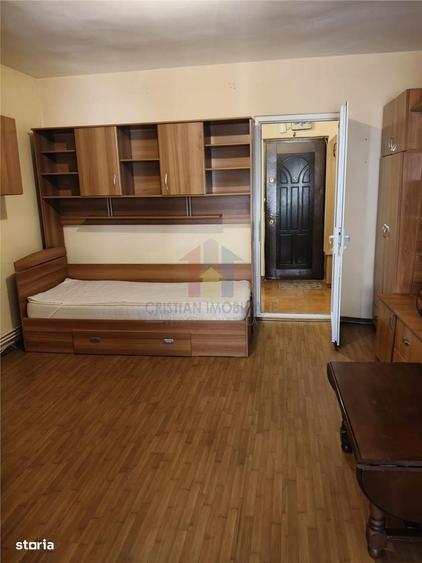 Garsoniera Etaj 3, Mobilata si Utilata, Hipodrom - Capatul lui 2 - 1
