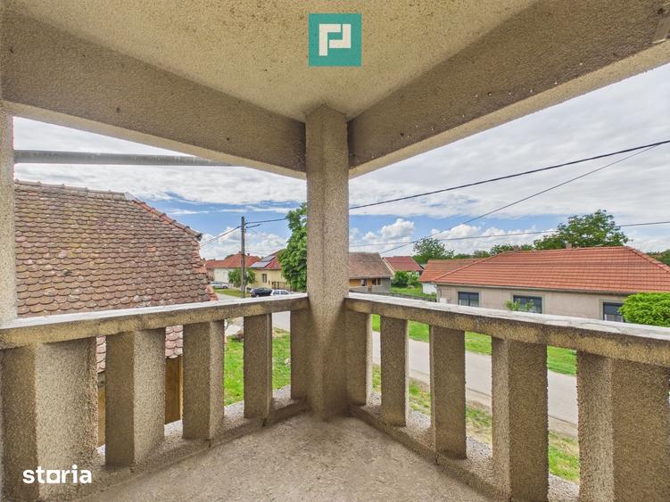 Casă cu 4 camere cu Teren 1368 Mp în Central