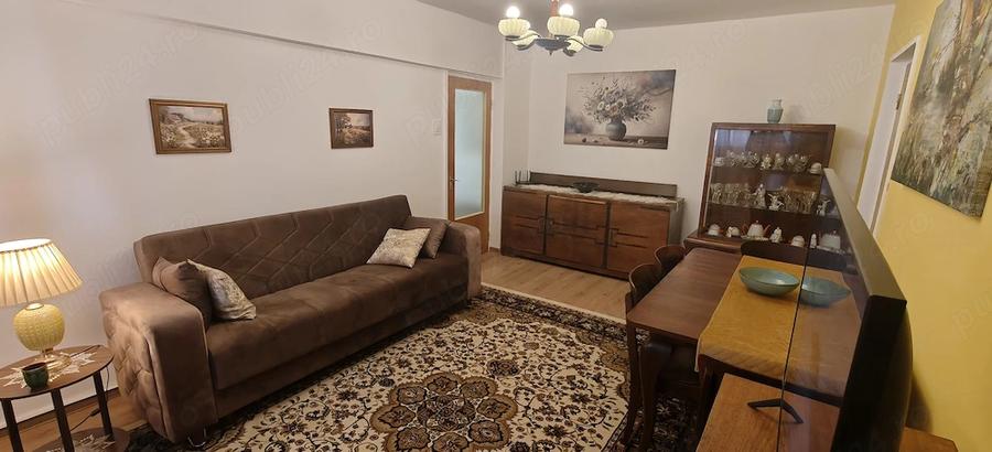 Apartament cu 4 camere semidecomandat în Iancului