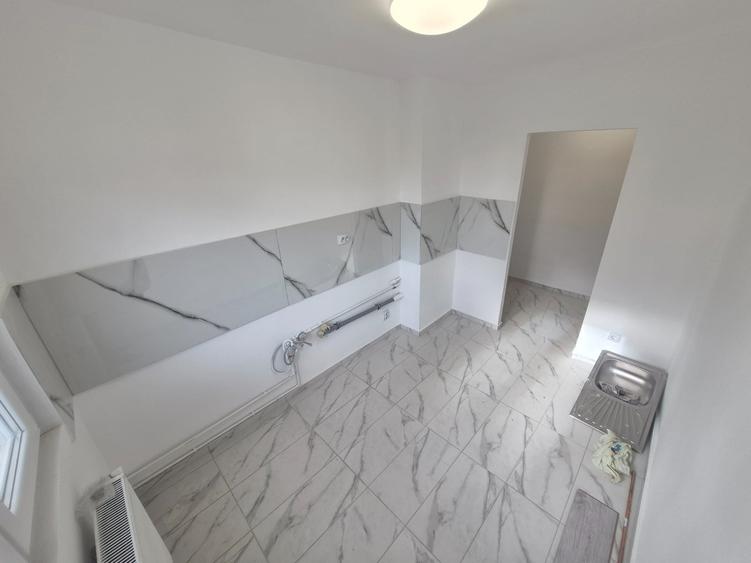 2Cam--Sagului-7 Min de Spitalul Judetean--Renovat--45MP-75.000 Euro!Neg - 13