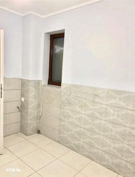 Apartament cu 4 camere decomandat în Gruia