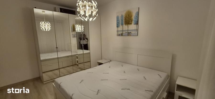 Apartament cu 3 camere decomandat în Fratelia
