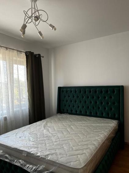 Apartament cu 3 camere decomandat în Păcurari