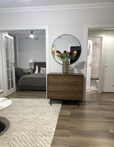Apartament cu 3 camere semidecomandat în Ultracentral