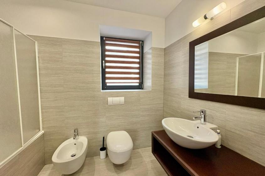 Apartament cu 4 camere decomandat, mobilat în Dorobanți