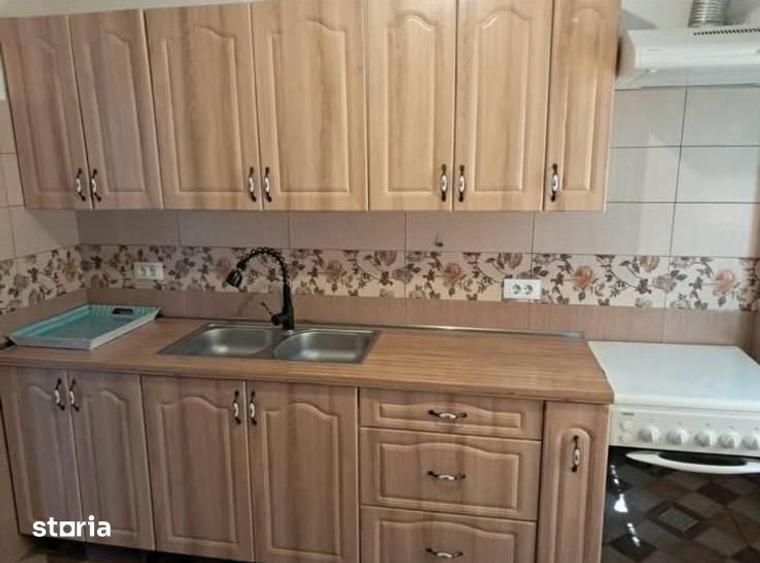 Apartament cu 3 camere decomandat, mobilat în Central