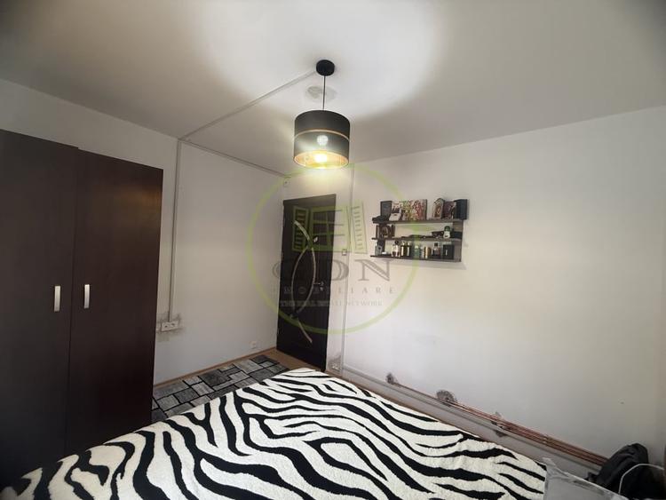 Apartament cu 2 camere semidecomandat, mobilat în Craiovița Nouă