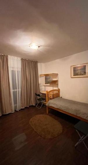 Apartament cu 3 camere decomandat, mobilat în Tineretului