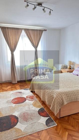 Casă individuală cu 4 camere cu Canalizare în Central