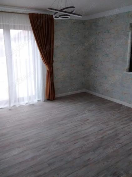 Casă cu 6 camere cu Teren 663 Mp în Crevedia