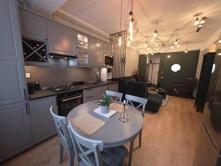Apartament cu 2 camere semidecomandat în Berceni