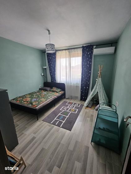 Apartament cu 3 camere decomandat în Dobroești
