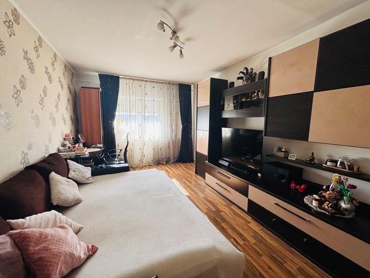 Apartament cu 2 camere decomandat în Paltiniș