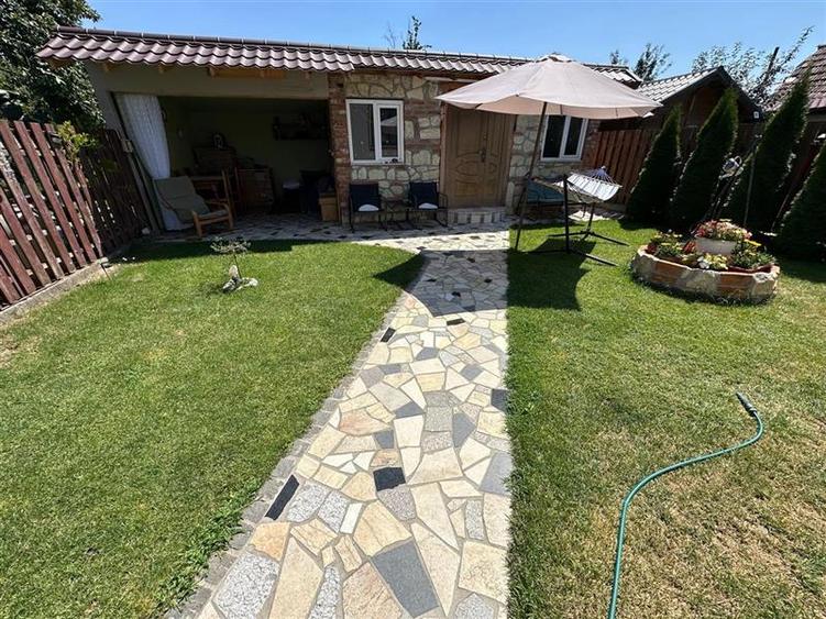 Casă individuală cu 4 camere cu Teren 330 Mp în Central