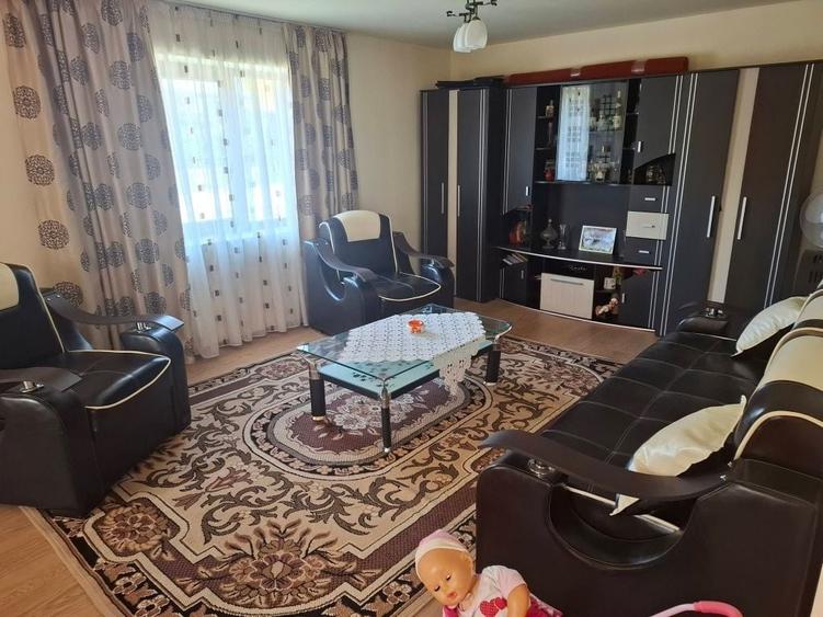 Casă cu 3 camere cu Teren 2000 Mp în Rusu de Sus