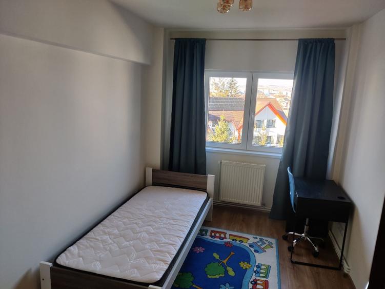 Apartament cu 3 camere decomandat în Calea Dumbrăvii