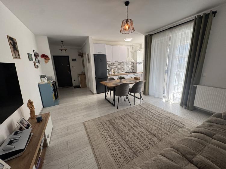 Apartament cu 3 camere decomandat în Central