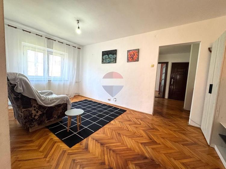 Apartament cu 3 camere de închiriat zona Piata Decebal - 5