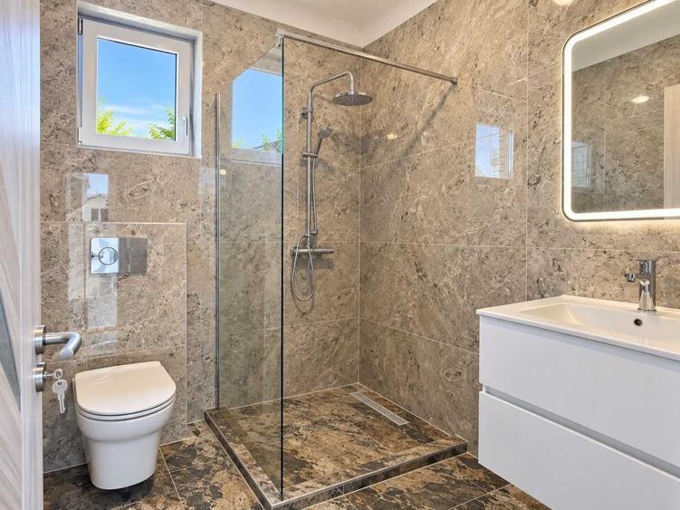 Casă cu 3 camere în Vârteju