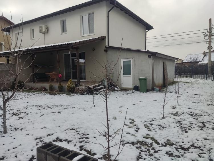 Duplex cu 4 camere cu Canalizare în Dumbrăvița
