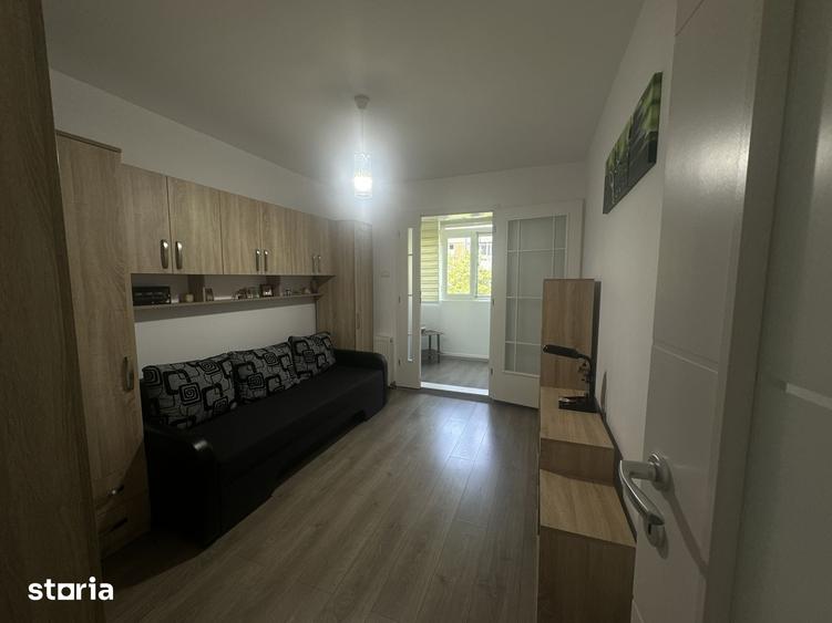 Apartament cu 4 camere în Berceni