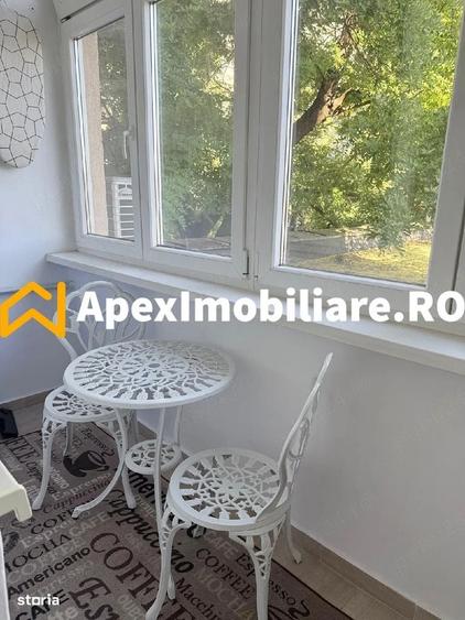 Apartament cu 3 camere semidecomandat în Central