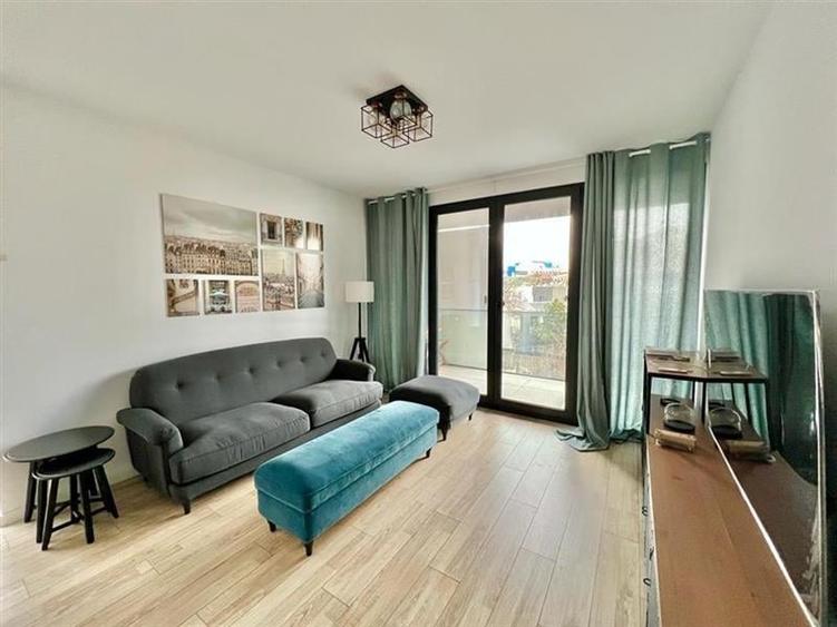 Apartament cu 3 camere semidecomandat, mobilat în Herăstrău