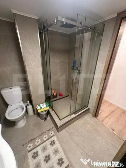 Apartament cu 3 camere decomandat în Plopilor