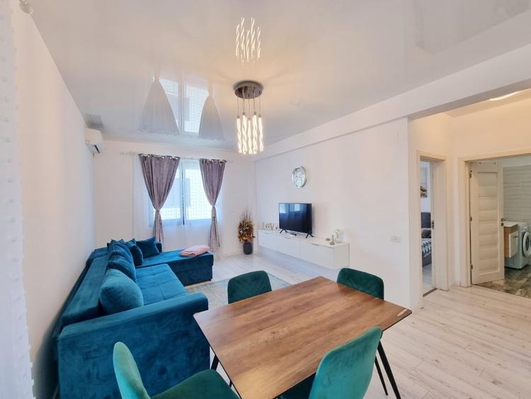 Penthouse cu 2 camere decomandat, mobilat în Mamaia-Sat