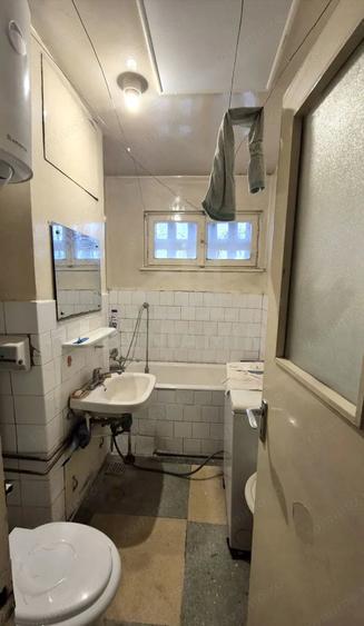 Apartament cu 3 camere semidecomandat în Astra