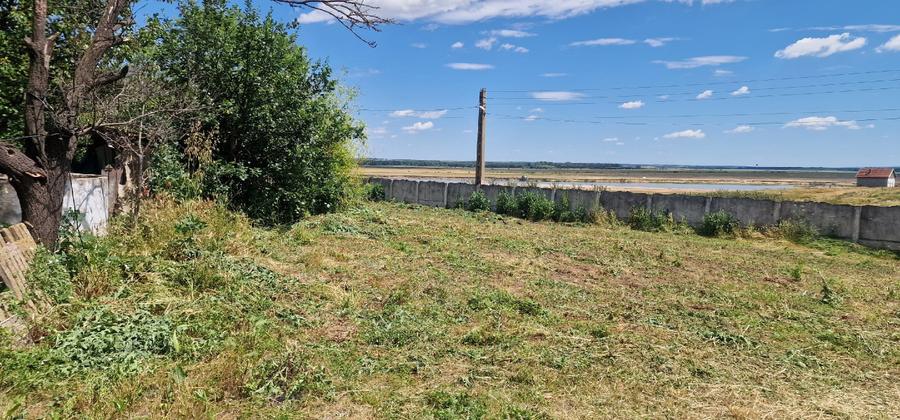 Casă cu 4 camere cu Teren 3200 Mp în Horezu-Poenari