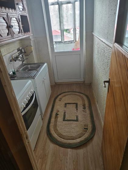 Garsonieră decomandată în Coman