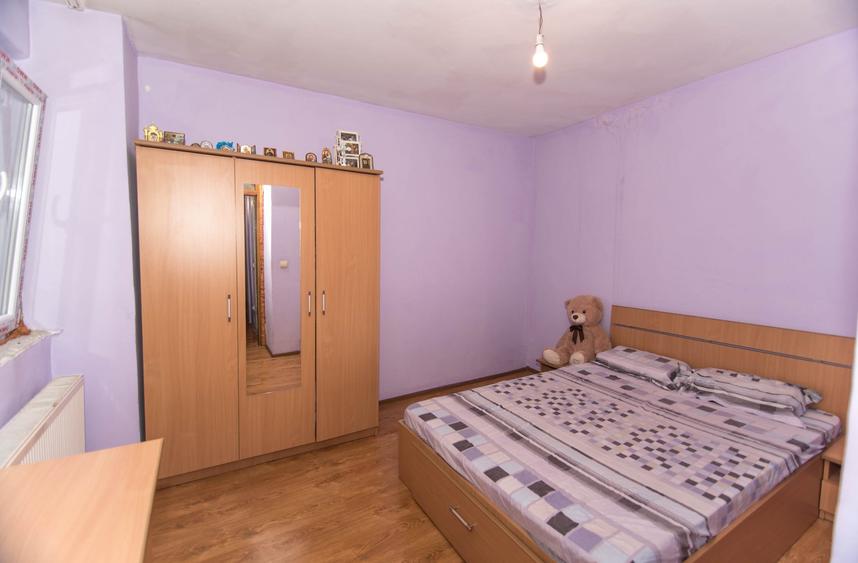 Apartament cu 3 camere decomandat în Mioveni