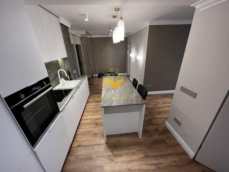 Apartament cu 3 camere semidecomandat în Central